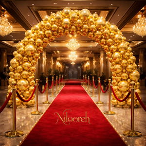 shiny-gold-balloon-arch